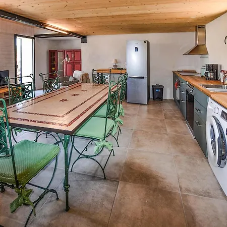 Amazing In With Kitchen Holiday home *